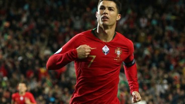 Hattrick Ronaldo Bawa Portugal Jaga Peluang Lolos ke Euro 2020