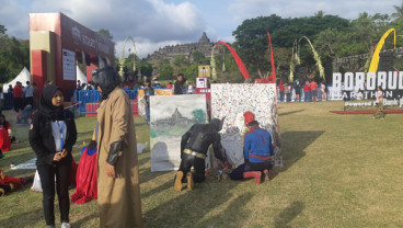 Spiderman dan Batman Unjuk Gigi dalam Borobudur Marathon 2019