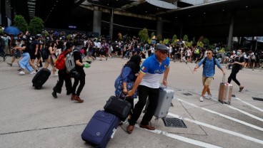 Ketegangan Meningkat, Maskapai Asia Kurangi Penerbangan ke Hong Kong