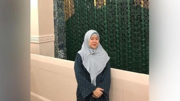 Warganet Memuji Puan Maharani Cantik Berhijab Saat Umrah