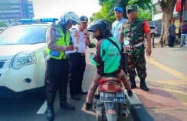 Terobos Jalur Sepeda di Jalan Matraman Raya, 15 Pesepeda Motor Ditilang