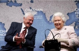 Ratu Elizabeth Anugerahi David Attenborough Penghargaan Lingkungan