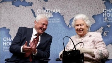 Ratu Elizabeth Anugerahi David Attenborough Penghargaan Lingkungan