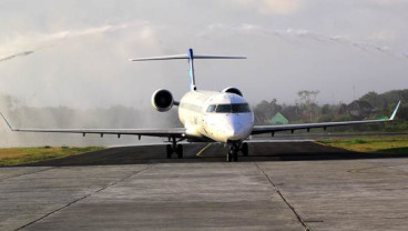 Mendarat di Bandara Halim Akibat Cuaca Buruk, Ini Pernyataan Garuda