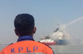 Setelah Kapal Tenggelam, Giliran KM Tanto Ceria Terbakar di Surabaya