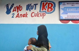 Tekan Jumlah Penduduk, Demak Layani Pasang Alat KB Gratis