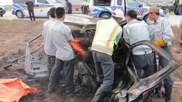 Avanza Tabrak Truk di Cipali, Enam Orang Meninggal