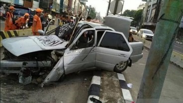 Mobil Beratribut Reuni 212 Mengalami Kecelakaan