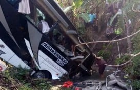 Bus Rombongan Guru Terguling, 5 Orang Tewas