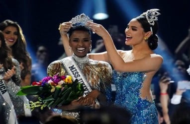 Zozibini Tunzi dari Afrika Selatan Miss Universe 2019