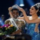 Zozibini Tunzi dari Afrika Selatan Miss Universe 2019