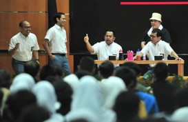 Presiden Jokowi Pangling Lihat Nadiem Makarim yang Pakai Seragam SMA