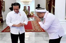Cerita dari Sudut Istana : Ini Sebabnya Kubu Jokowi Rekrut Ali Mochtar Ngabalin
