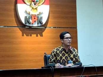 Kasus Distribusi Gula : KPK Panggil Ketua APTRI Arum Sabil dan Komut PTPN VI Syarkawi Rauf