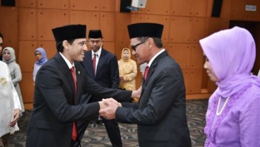 Lantik Sekjen Baru, Nadiem Imbau Pejabat Buat Terobosan Baru