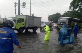 BMKG Prediksi Jakarta Hujan Hingga Maghrib, Ini Titik Genangan yang Patut Diwaspadai