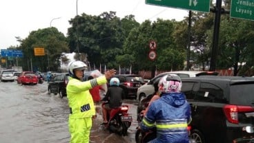 Jakarta Diguyur Hujan, Pantau Lalu Lintas Sekitar Tol Dalam Kota via CCTV Ini