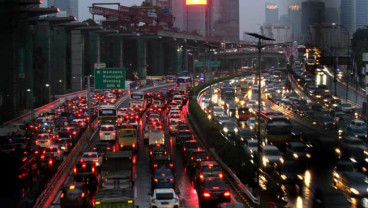 HUJAN, KEMACETAN JAKARTA TAMBAH PARAH