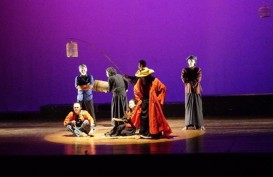 Tutup Tahun, Teater Kober Pentaskan Pilgrim Project & Pinangan