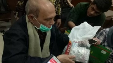 Kivlan Zen di Kursi Roda dan Terbatuk-batuk Hadiri Persidangan