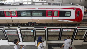 Malam Tahun Baru, LRT Jakarta Bakal Lembur Layani Penumpang