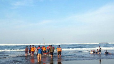 Pantai Parangtritis: Waspadai 2 Titik Palung Berbahaya