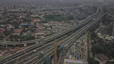 Puncak Arus Mudik di Tol Japek Diprediksi Hari Ini