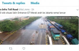 Gerbang Tol Merak Arah Jakarta Ramai, Hati-Hati Jalan Basah