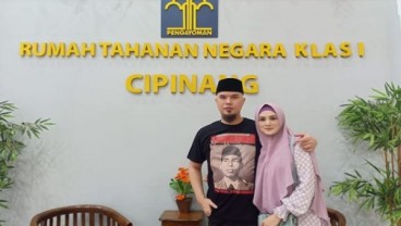 Ahmad Dhani Bebas, Mulan Jameela Unggah Foto Kebebasan Suaminya