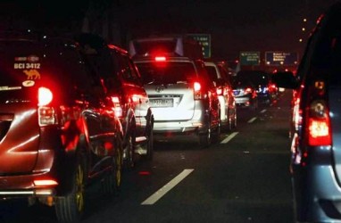 H-1 Tahun Baru, Puluhan Ribu Kendaraan Tinggalkan Jakarta