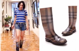 Sepatu Boots Banjirnya Bikin Heboh, Ini Kata Yuni Shara