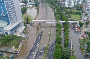 Hati-Hati! Sejumlah Ruas Jalan di Jakarta Masih Digenangi Air