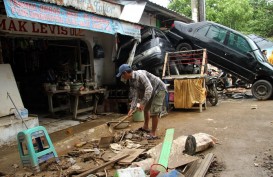 Kemendagri Keliling Bantu Penggantian Dokumen Korban Banjir