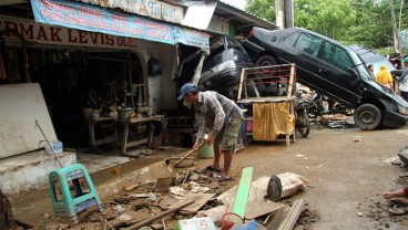 Kemendagri Keliling Bantu Penggantian Dokumen Korban Banjir