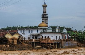 Kepala BNPB dan Menko PMK Tinjau Banjir Bandang dan Longsor Lebak Gedong