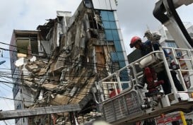 10 Detik Setelah Pembeli dan Karyawan Alfamart Mengevakuasi Diri, Gedung Ambruk