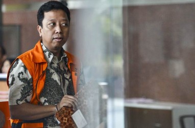 Suap Pengisian Jabatan Kemenag : Mantan Ketua Umum PPP Rommy Dituntut 4 Tahun Penjara