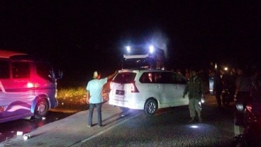 Truk BBM Terguling, Kendaraan Tertahan 6 Jam di Jalan Padang-Solok