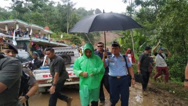 Presiden Jokowi Tinjau Penanganan Banjir di Lebak