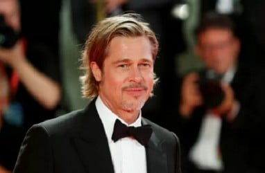Brad Pitt Sindir Adegan Leonardo DiCaprio di Film Titanic