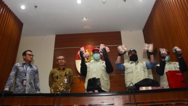 KPK Amankan Rp1,8 Miliar, Bupati Sidoarjo Dicokok di Rumah Dinas