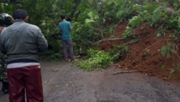 Tanah Longsor, Hindari Jalan Wanayasa—Batur dan Banjarnegara—Karangkobar