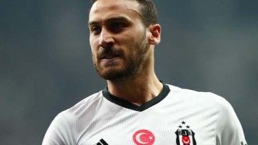 Crystal Palace Datangkan Striker Turki Cenk Tosun dari Everton