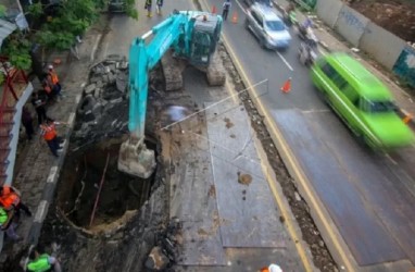 Perbaikan Jalan Amblas di KM 22 Daan Mogot Makan Waktu 5 Hari