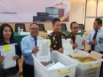 Rugikan Negara Rp5,54 Miliar, Dua Tersangka Pajak Surabaya Terancam 6 Tahun Bui