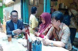 Gubernur Saja Makan Siang di Pasar Cihapit