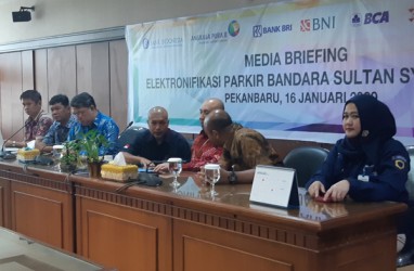 Mulai 1 Februari, Parkir di Bandara SSK II Pakai Nontunai