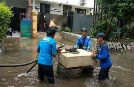 Pasukan Biru Diturunkan Atasi Genangan Air di Jakarta