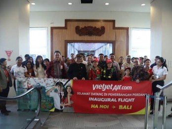 VietJet dari Hanoi Mendarat Perdana di Bali