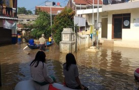 Wagub Uu Minta Anak-anak Korban Banjir Dayeuhkolot Tetap Belajar